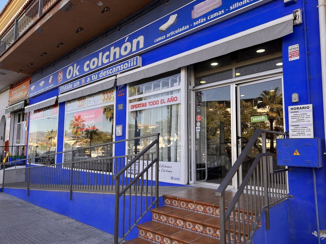 Tienda OK Colchón – Limpieza de escaparates y mantenimiento regular
